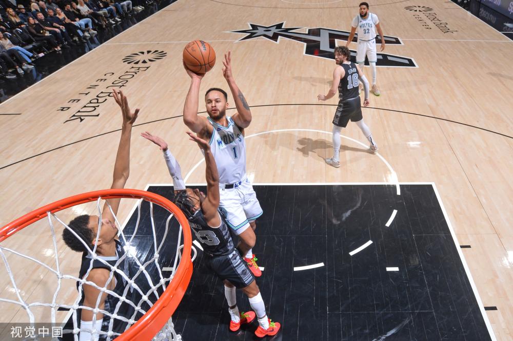 随着两人之 随着两人之